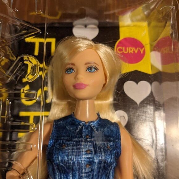 NWT 2015 FASHIONISTA CHAMBRAY CHIC BARBIE - Picture 8 of 8